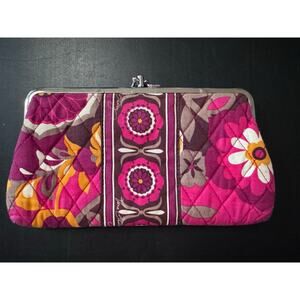 VERA BRADLEY " Carnaby" Floral Wallet Retired Pattern Kiss Snap Closure 2 New